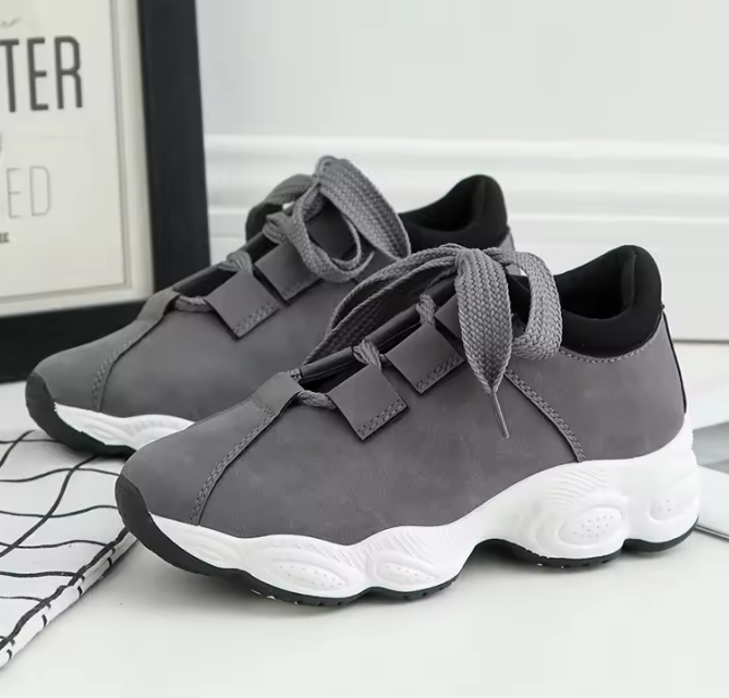 Women's Comfortable Fashion Invisible Height Increasing Shoes